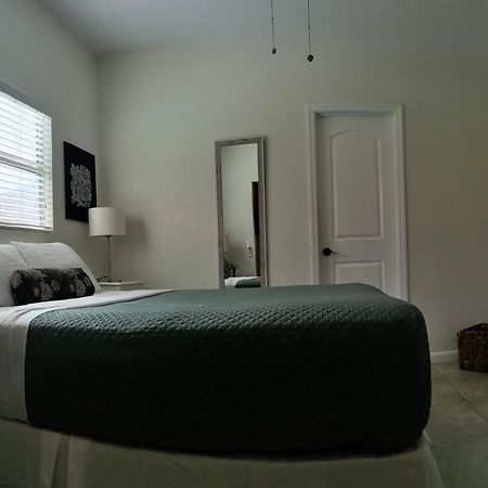 Loft Close To Downtown, Raymond James Stadium, Airport And Many More Places แทมปา ภายนอก รูปภาพ
